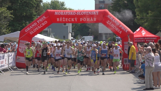 Na trať Záhoráckeho maratónu a polmaratónu sa postavilo 247 bežcov
