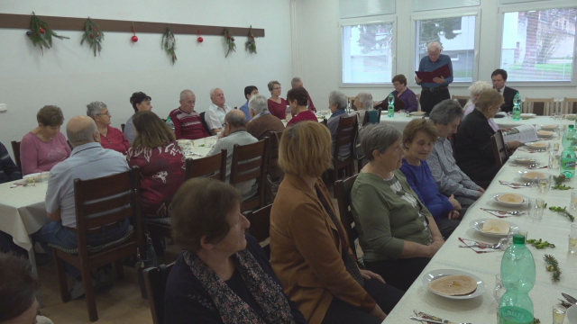 Vianočné posedenie v Dennom centre seniorov